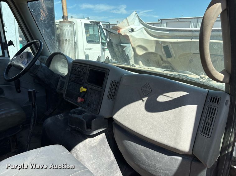 image for item DX8071 2008 International 7600 tank truck