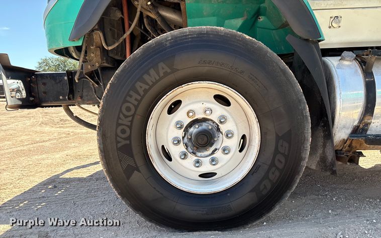 image for item DX8071 2008 International 7600 tank truck