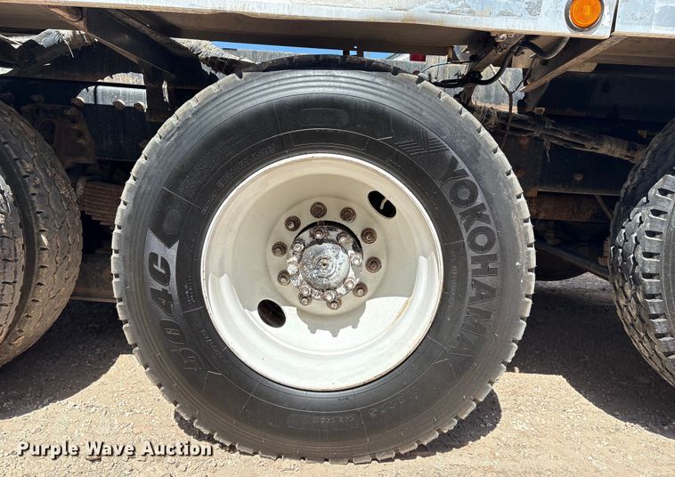 image for item DX8071 2008 International 7600 tank truck