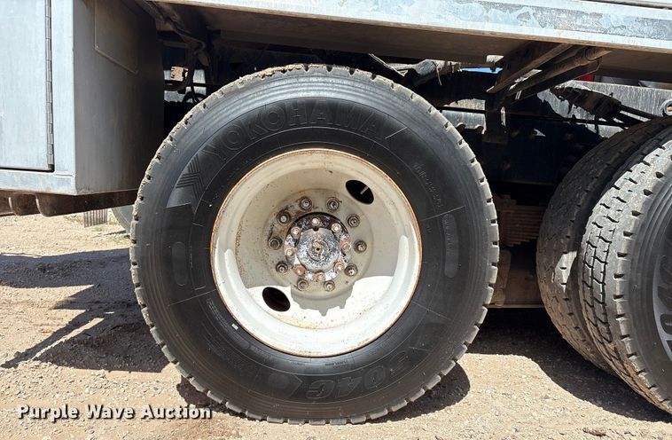 image for item DX8071 2008 International 7600 tank truck