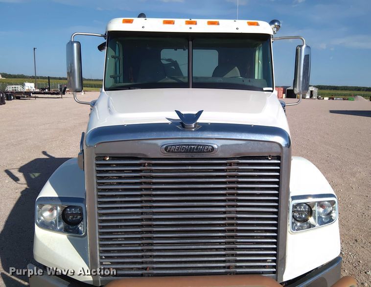image for item DY0447 2015 Freightliner Coronado SD122 semi truck