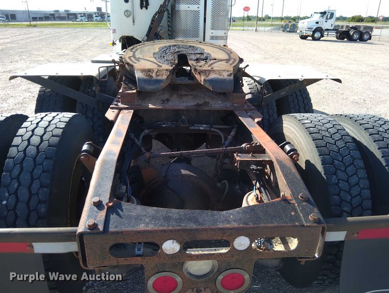 image for item DY0447 2015 Freightliner Coronado SD122 semi truck