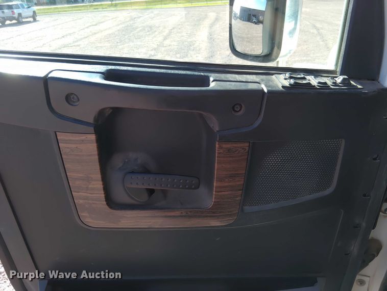 image for item DY0447 2015 Freightliner Coronado SD122 semi truck