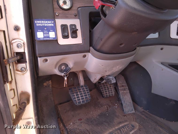 image for item DY0447 2015 Freightliner Coronado SD122 semi truck