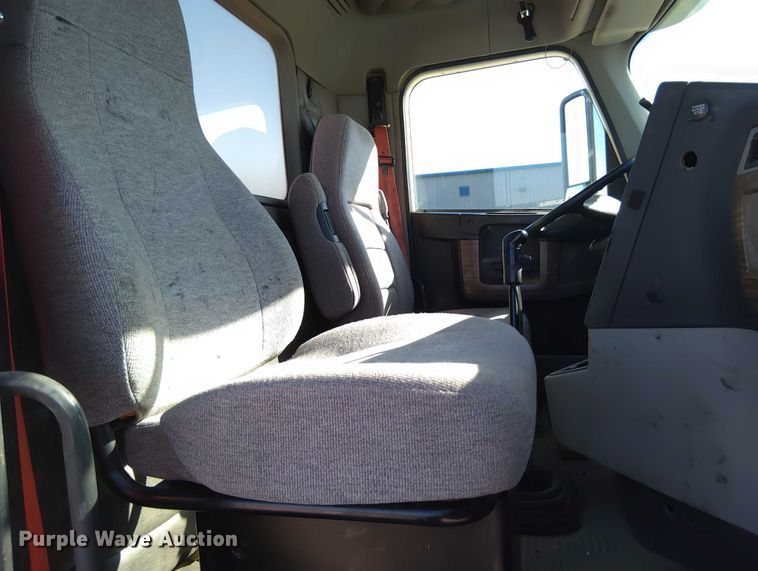 image for item DY0447 2015 Freightliner Coronado SD122 semi truck