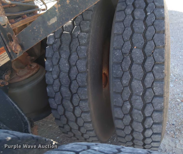 image for item DY0447 2015 Freightliner Coronado SD122 semi truck