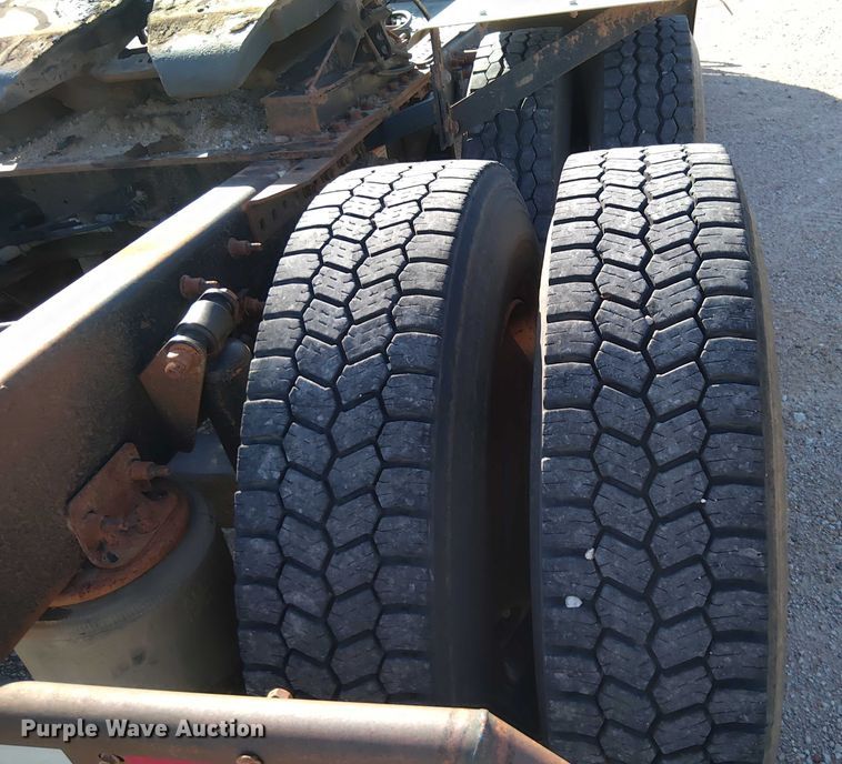 image for item DY0447 2015 Freightliner Coronado SD122 semi truck