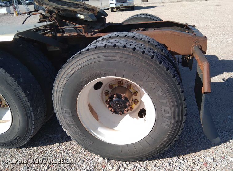 image for item DY0447 2015 Freightliner Coronado SD122 semi truck