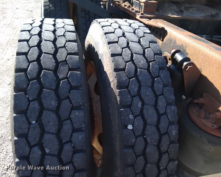 image for item DY0447 2015 Freightliner Coronado SD122 semi truck