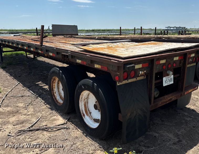 image for item DZ8736 1995 Trailmobile flatbed trailer