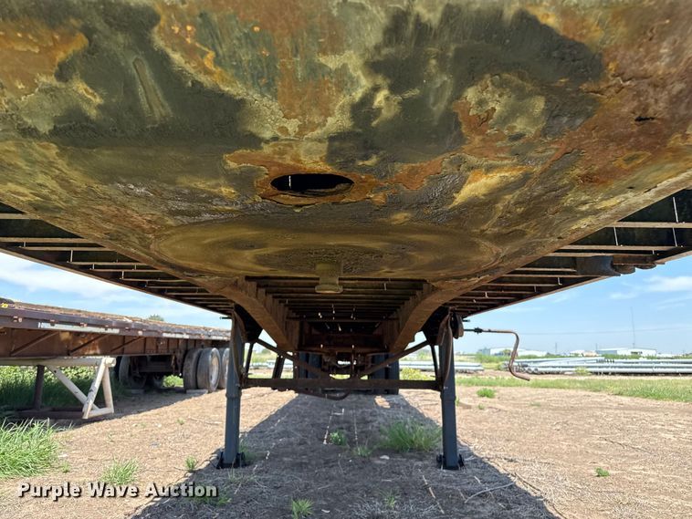 image for item DZ8736 1995 Trailmobile flatbed trailer