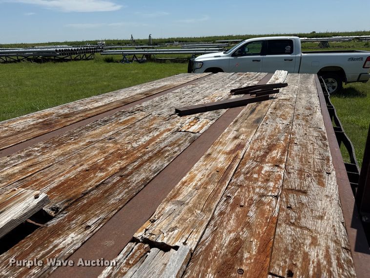 image for item DZ8736 1995 Trailmobile flatbed trailer