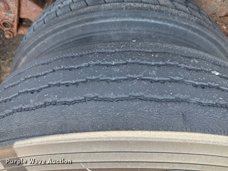 image for item DZ8736 1995 Trailmobile flatbed trailer