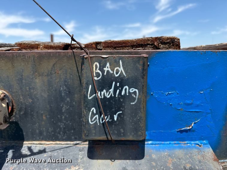 image for item DZ8736 1995 Trailmobile flatbed trailer