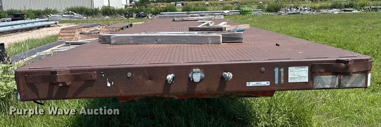 image for item DZ8737 1973 Fruehauf flatbed trailer