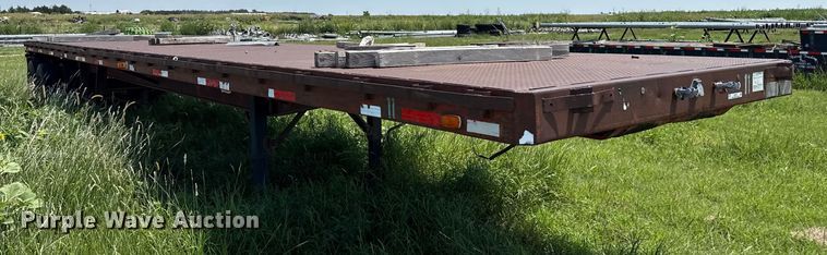 image for item DZ8737 1973 Fruehauf flatbed trailer