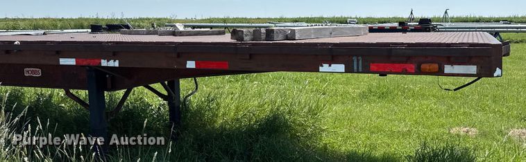 image for item DZ8737 1973 Fruehauf flatbed trailer