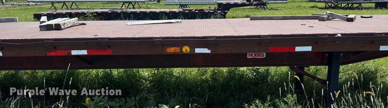 image for item DZ8737 1973 Fruehauf flatbed trailer