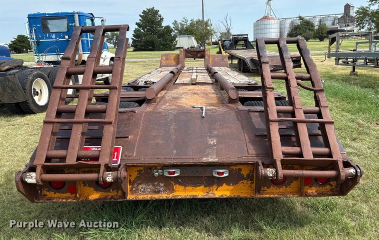 image for item DZ8822 1981 Holden Frame Co. HLB37235 drop deck equipment trailer