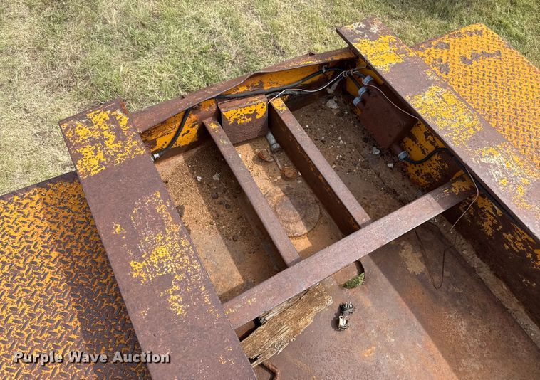 image for item DZ8822 1981 Holden Frame Co. HLB37235 drop deck equipment trailer