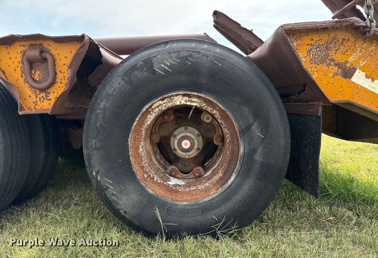 image for item DZ8822 1981 Holden Frame Co. HLB37235 drop deck equipment trailer