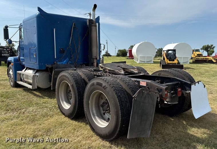 image for item DZ8824 1994 Freightliner USF-1E semi truck