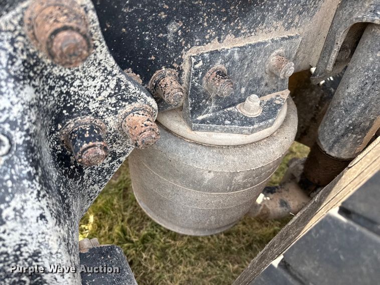 image for item DZ8824 1994 Freightliner USF-1E semi truck