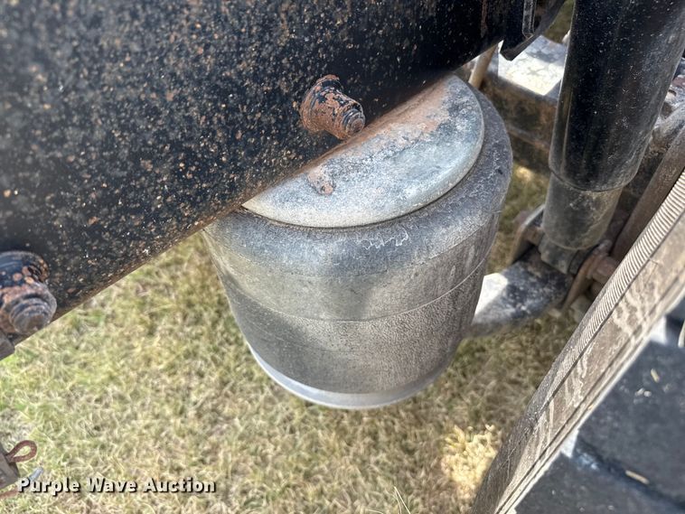 image for item DZ8824 1994 Freightliner USF-1E semi truck