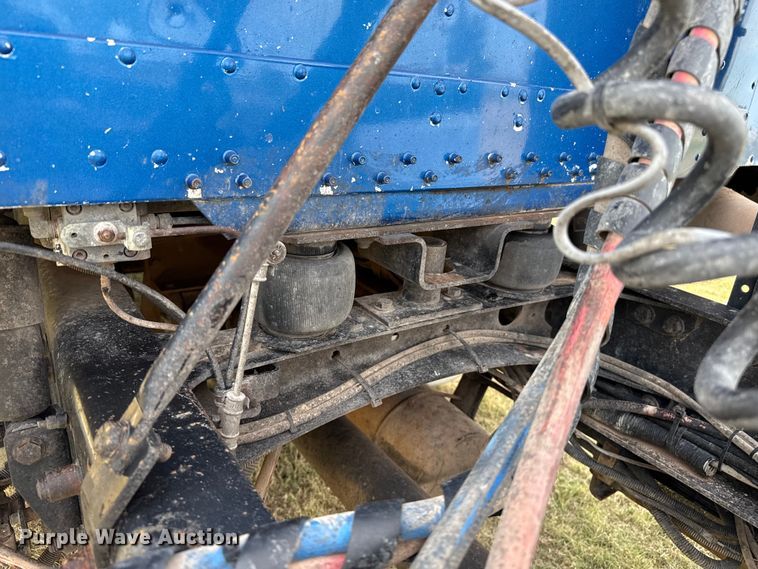 image for item DZ8824 1994 Freightliner USF-1E semi truck