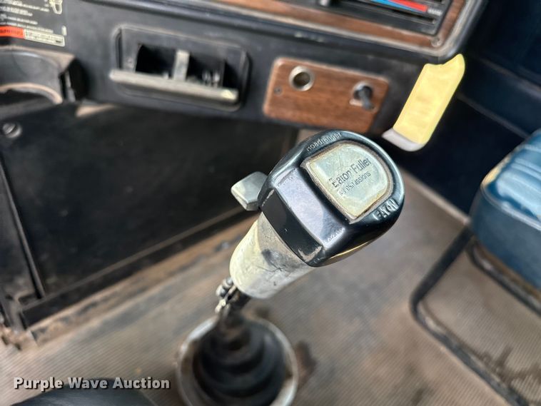 image for item DZ8824 1994 Freightliner USF-1E semi truck