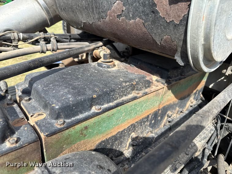 image for item DZ8824 1994 Freightliner USF-1E semi truck