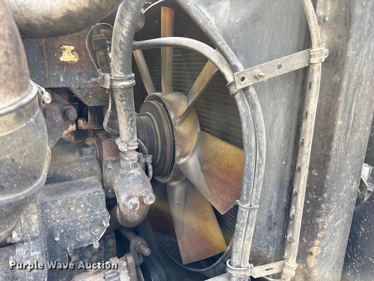 image for item DZ8824 1994 Freightliner USF-1E semi truck