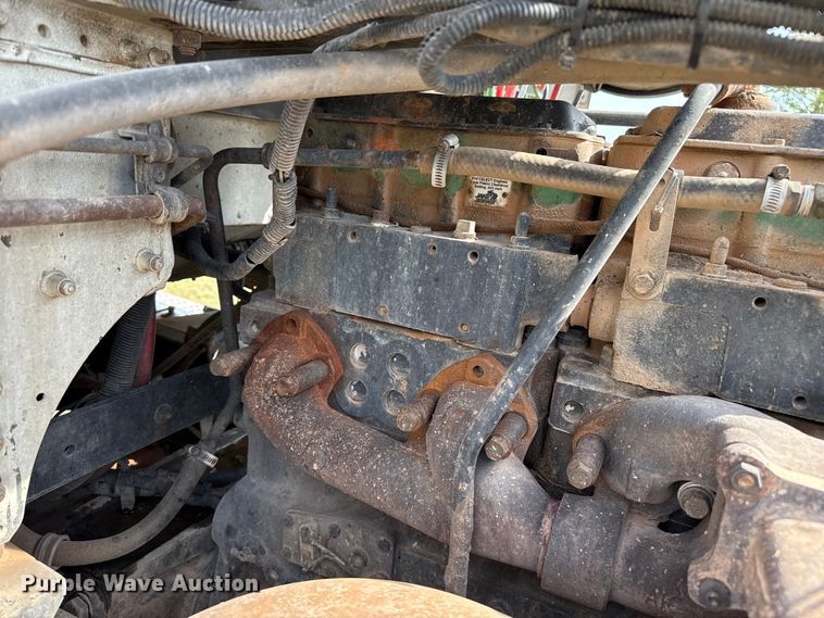 image for item DZ8824 1994 Freightliner USF-1E semi truck