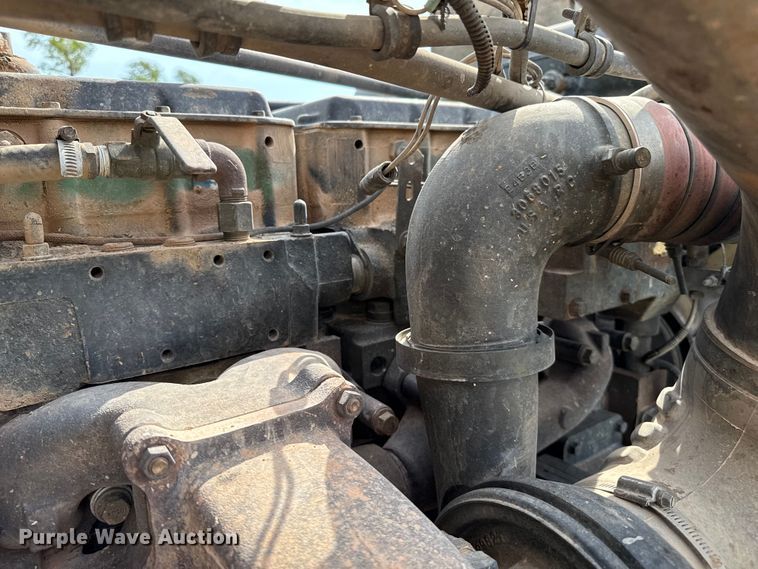 image for item DZ8824 1994 Freightliner USF-1E semi truck