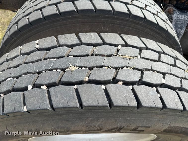 image for item DZ8824 1994 Freightliner USF-1E semi truck