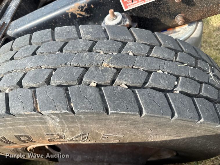 image for item DZ8824 1994 Freightliner USF-1E semi truck