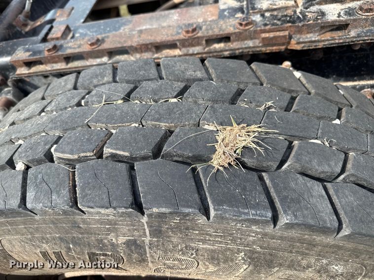 image for item DZ8824 1994 Freightliner USF-1E semi truck