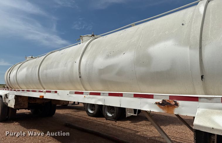 image for item DZ8829 2007 VNTP vacuum trailer