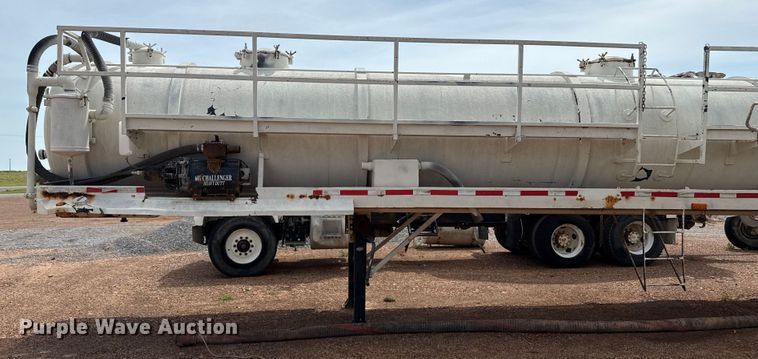 image for item DZ8829 2007 VNTP vacuum trailer