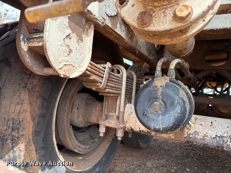 image for item DZ8829 2007 VNTP vacuum trailer