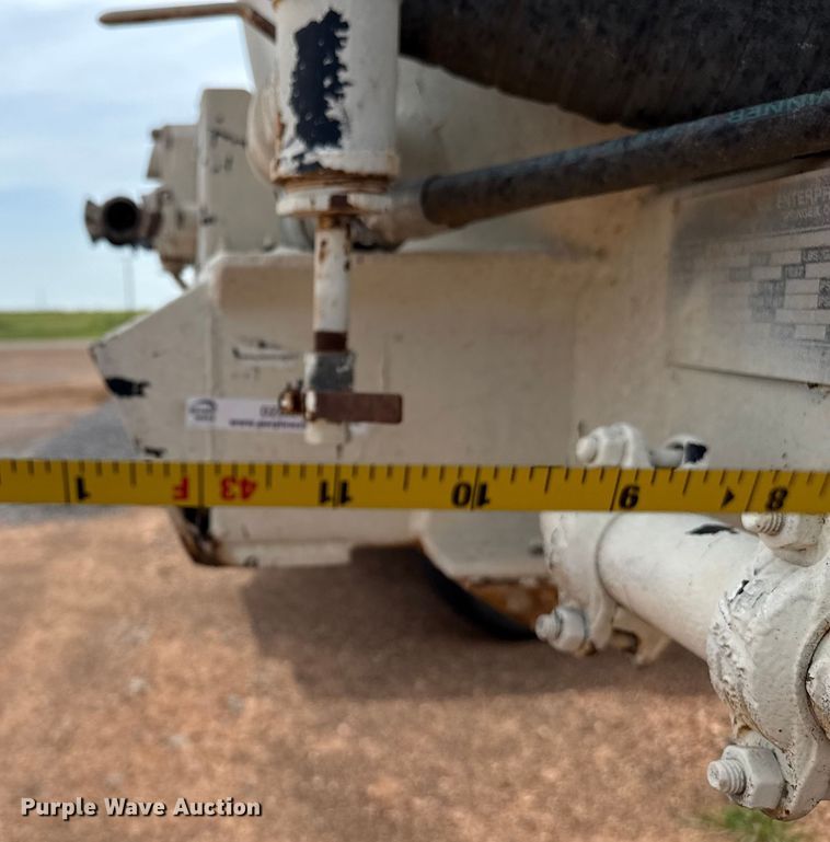 image for item DZ8829 2007 VNTP vacuum trailer