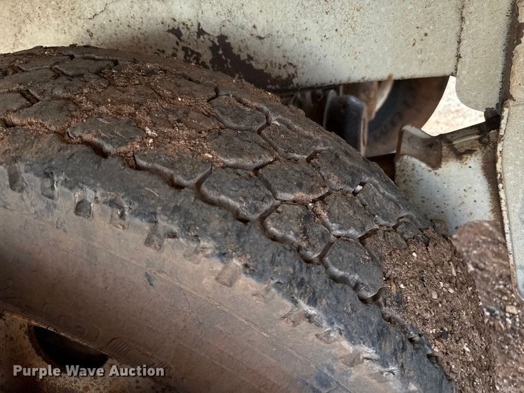 image for item DZ8829 2007 VNTP vacuum trailer