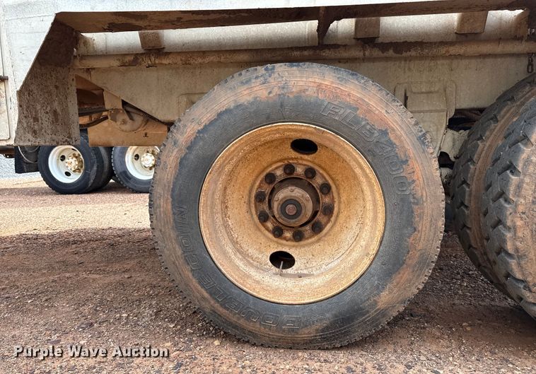 image for item DZ8829 2007 VNTP vacuum trailer