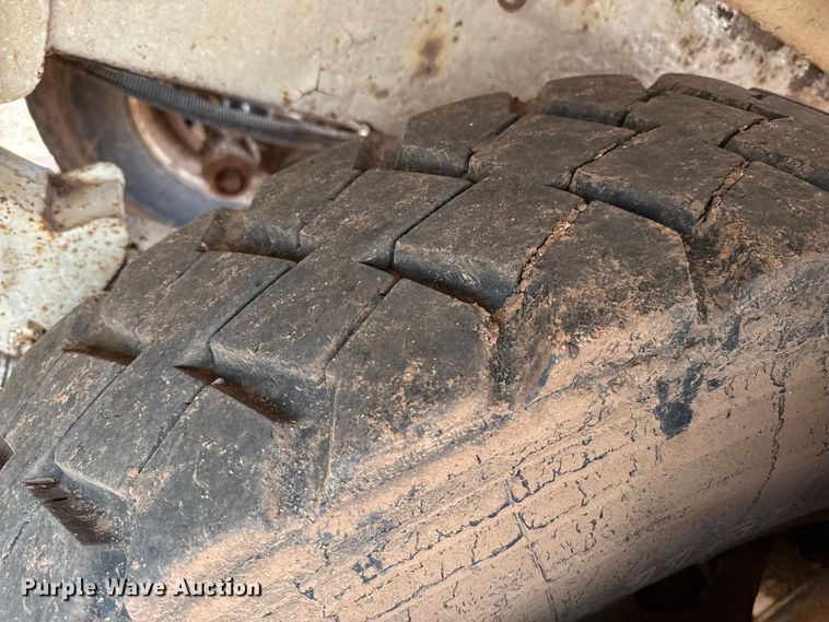 image for item DZ8829 2007 VNTP vacuum trailer