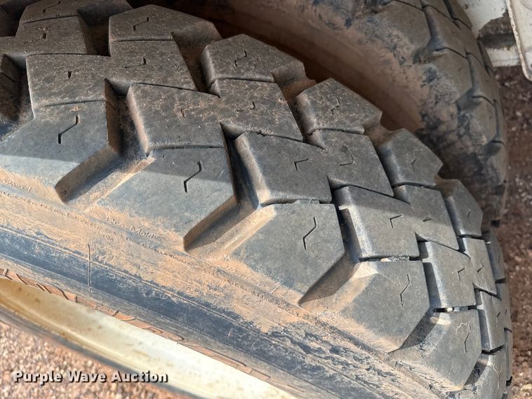 image for item DZ8829 2007 VNTP vacuum trailer