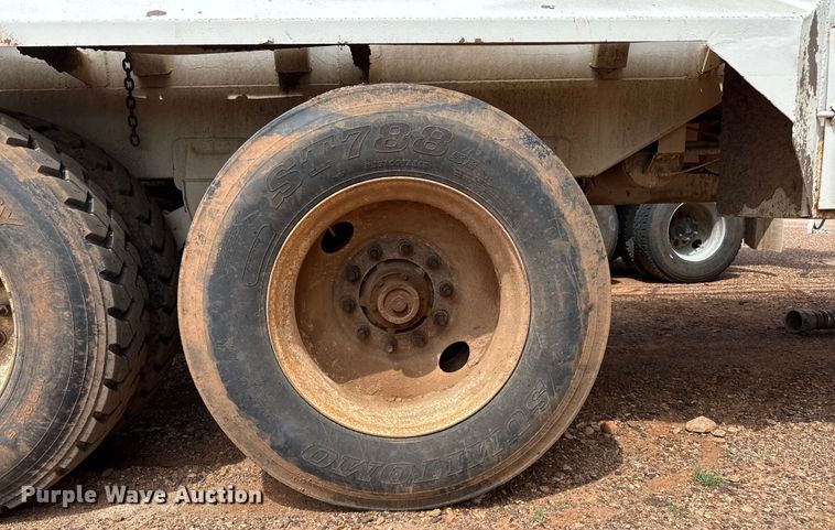 image for item DZ8829 2007 VNTP vacuum trailer