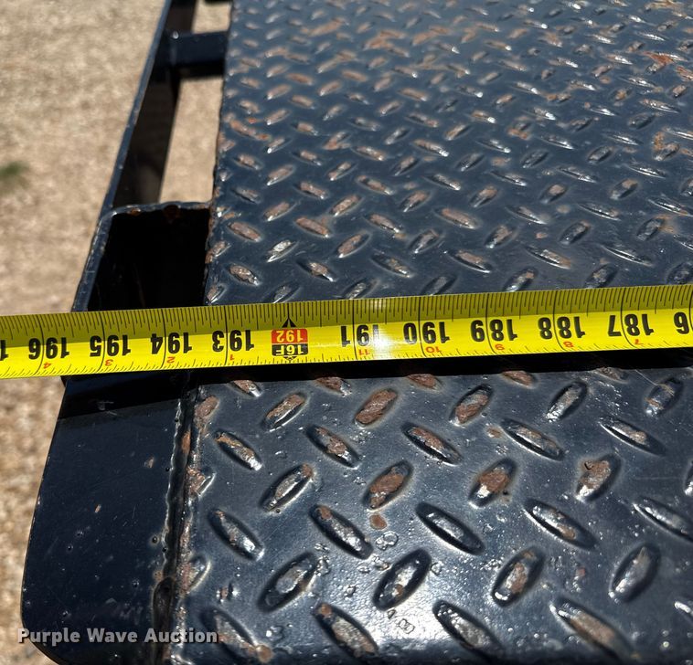 image for item DZ8835 2015 Freightliner flatbed truck