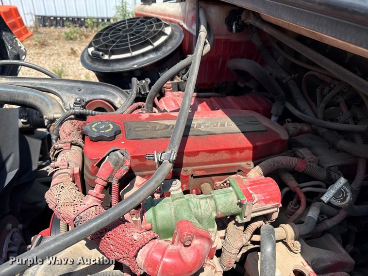 image for item DZ8835 2015 Freightliner flatbed truck