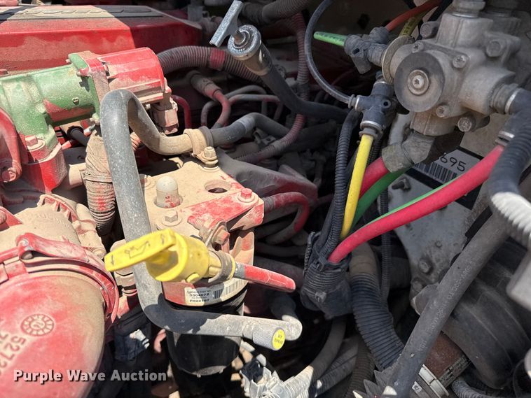 image for item DZ8835 2015 Freightliner flatbed truck