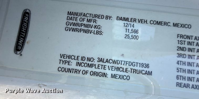 image for item DZ8835 2015 Freightliner flatbed truck